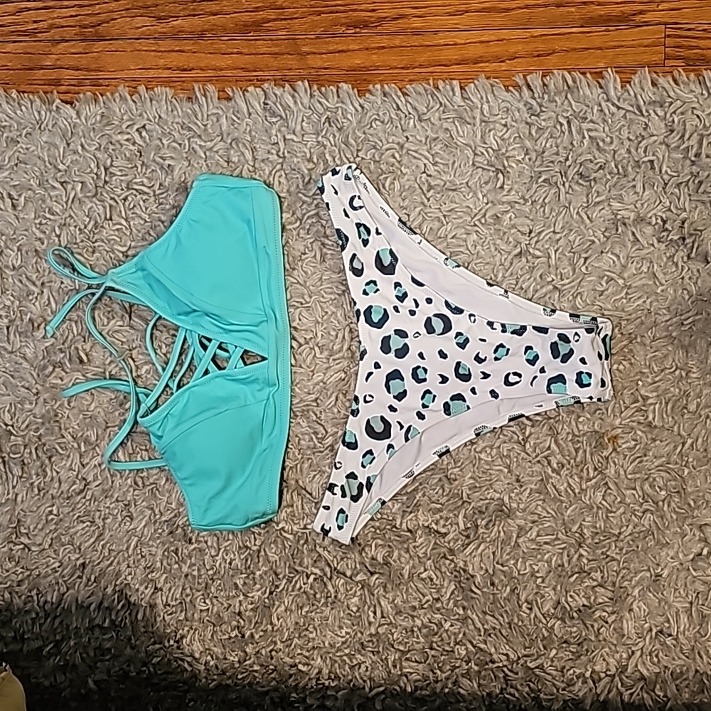 Cupshe leopard mint green bikini - Picture 3 of 5